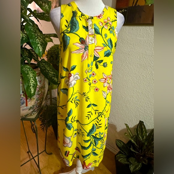 LOFT Dresses & Skirts - Loft floral sleeveless dress petite size MP